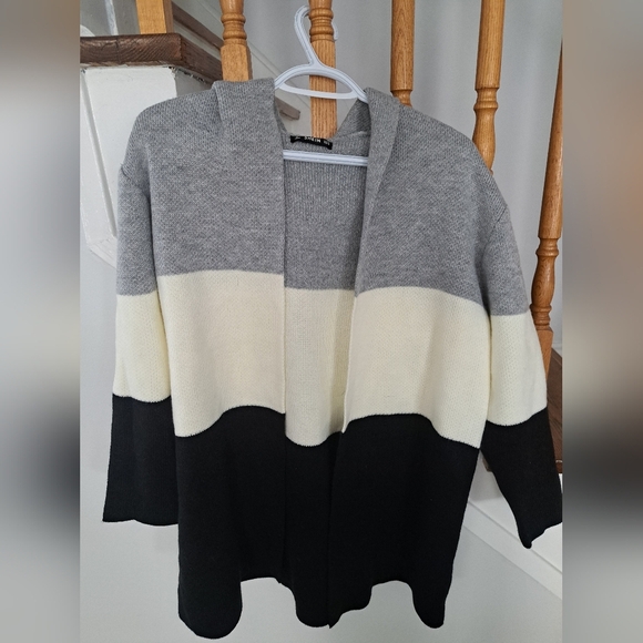 Shein Sweater Medium - Picture 1 of 3